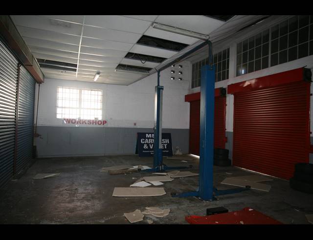 550M² FACTORY TO LET IN PAARDEN EILAND